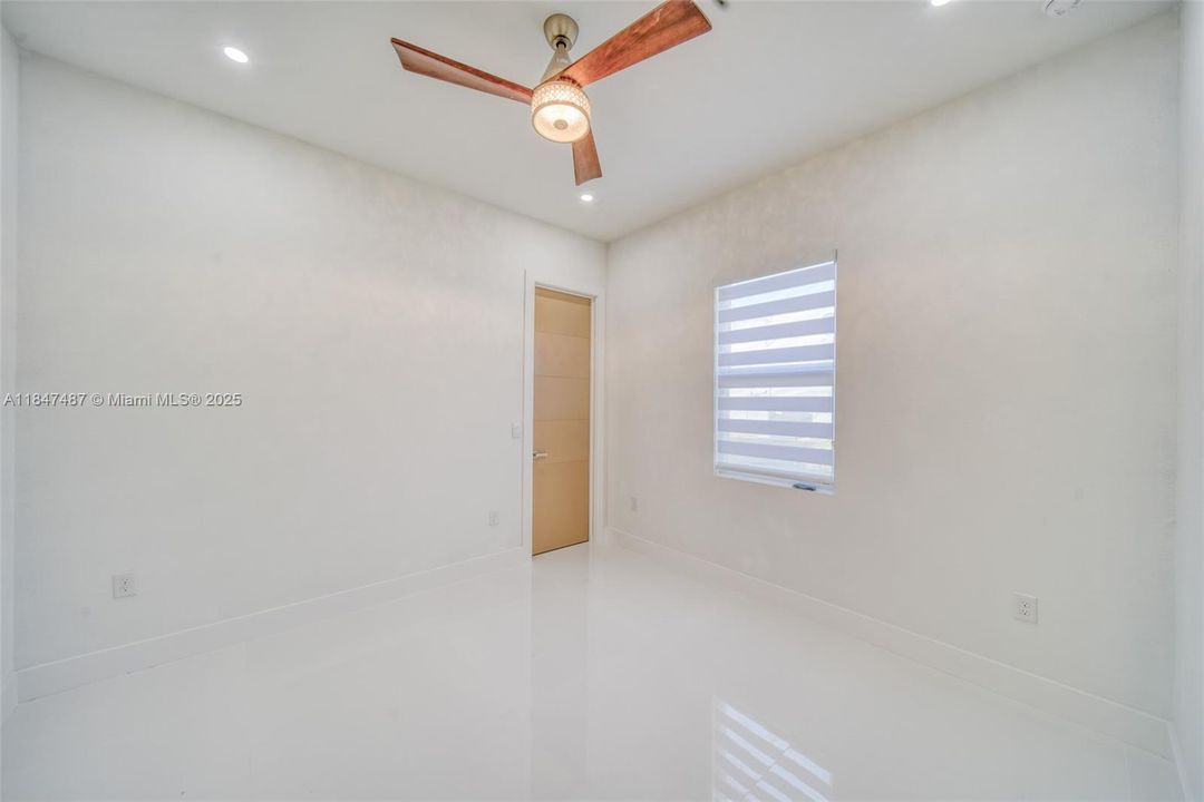 最近售出: $629,000 (4 贝兹, 3 浴室, 1931 平方英尺)