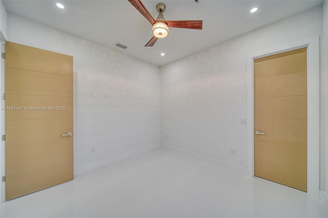 最近售出: $629,000 (4 贝兹, 3 浴室, 1931 平方英尺)