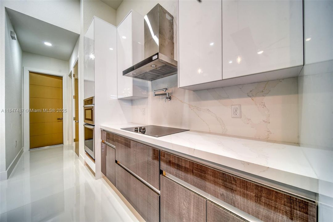 最近售出: $629,000 (4 贝兹, 3 浴室, 1931 平方英尺)