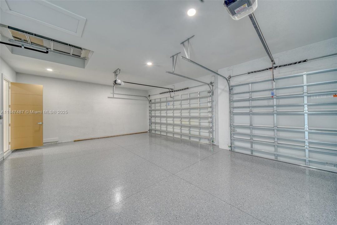 最近售出: $629,000 (4 贝兹, 3 浴室, 1931 平方英尺)