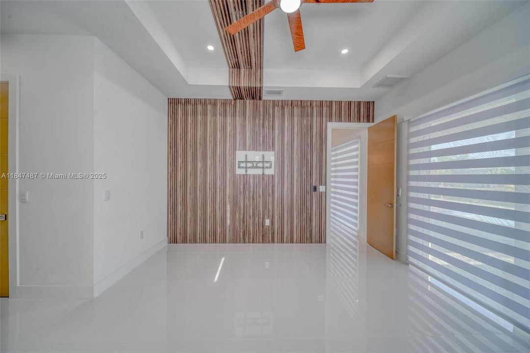 最近售出: $629,000 (4 贝兹, 3 浴室, 1931 平方英尺)