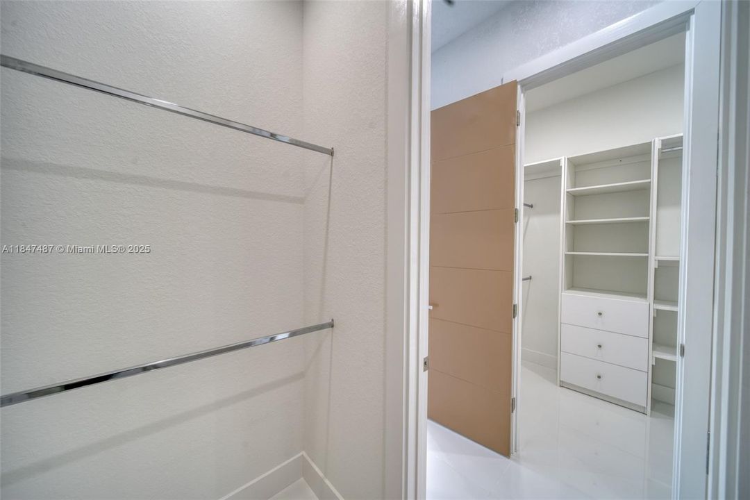 最近售出: $629,000 (4 贝兹, 3 浴室, 1931 平方英尺)