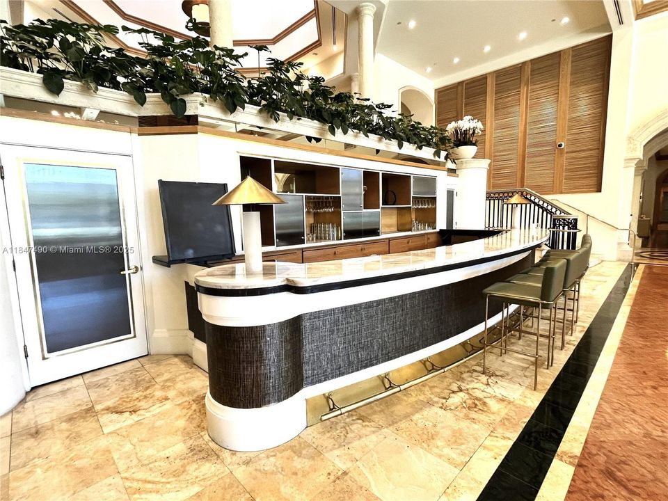 For Sale: $1,845,000 (2 beds, 2 baths, 2060 Square Feet)