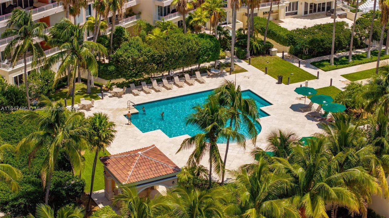 For Sale: $1,845,000 (2 beds, 2 baths, 2060 Square Feet)