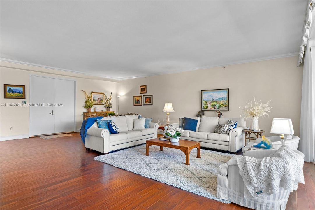 For Sale: $1,845,000 (2 beds, 2 baths, 2060 Square Feet)