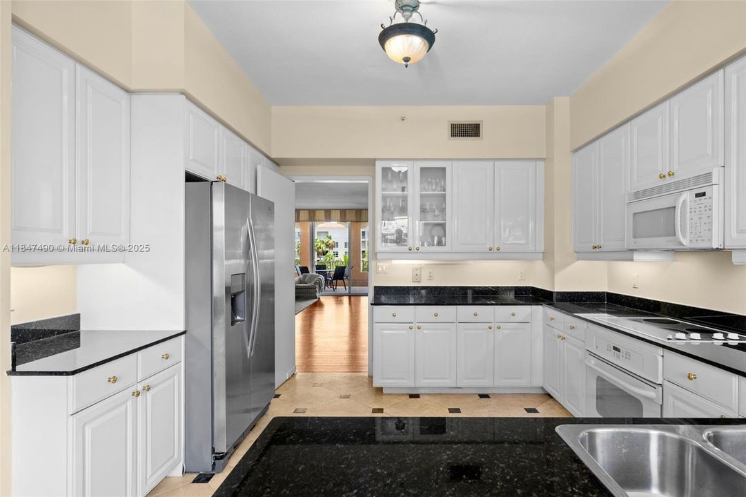 For Sale: $1,845,000 (2 beds, 2 baths, 2060 Square Feet)