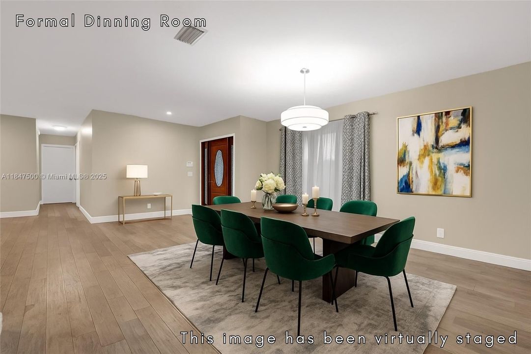 合同活跃: $850,000 (4 贝兹, 3 浴室, 2554 平方英尺)