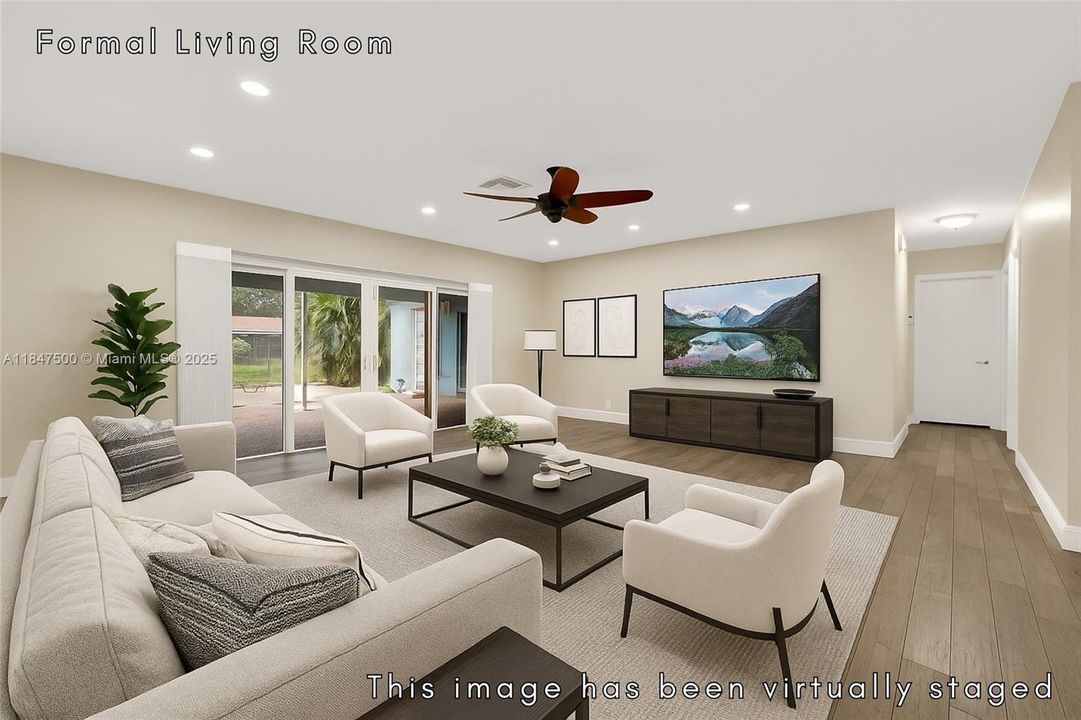 合同活跃: $850,000 (4 贝兹, 3 浴室, 2554 平方英尺)