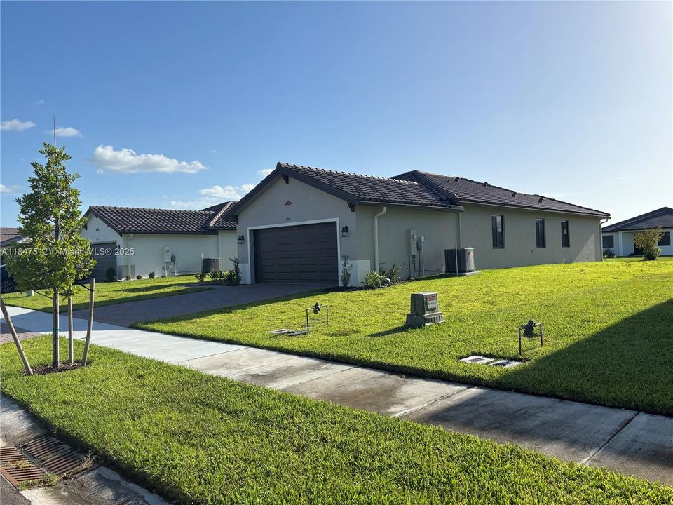 出租: $2,700 (3 贝兹, 2 浴室, 0 平方英尺)