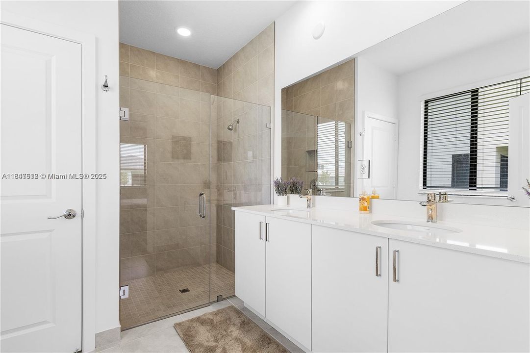 出租: $2,700 (3 贝兹, 2 浴室, 0 平方英尺)