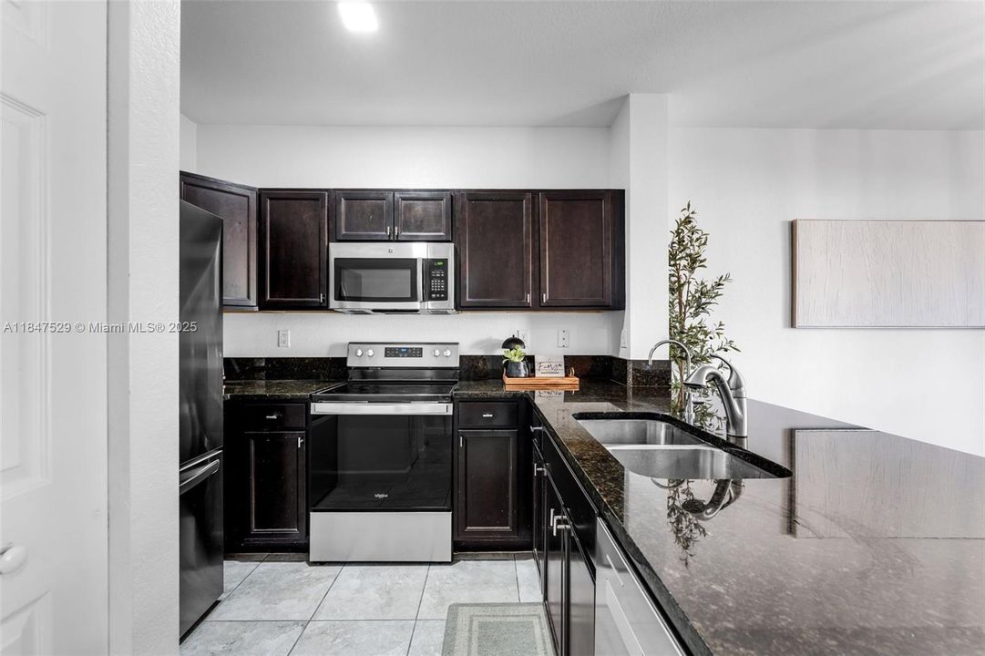 For Sale: $229,900 (3 beds, 2 baths, 1151 Square Feet)
