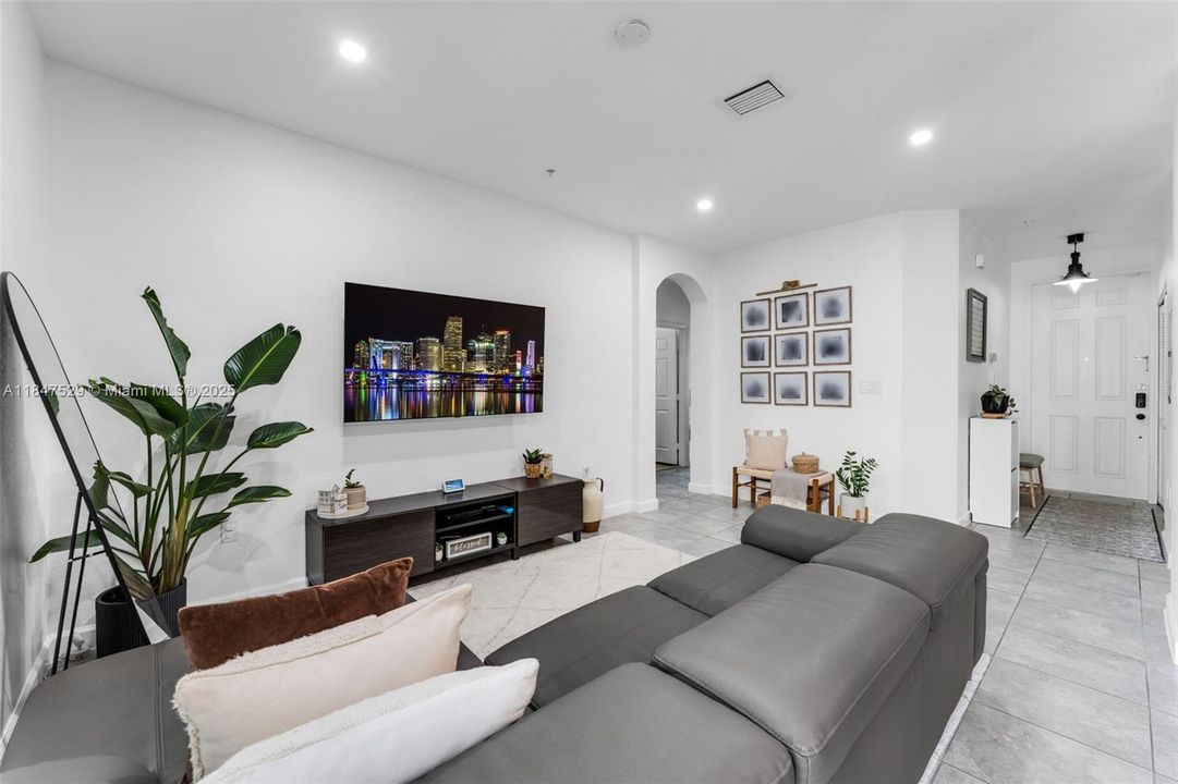 For Sale: $229,900 (3 beds, 2 baths, 1151 Square Feet)