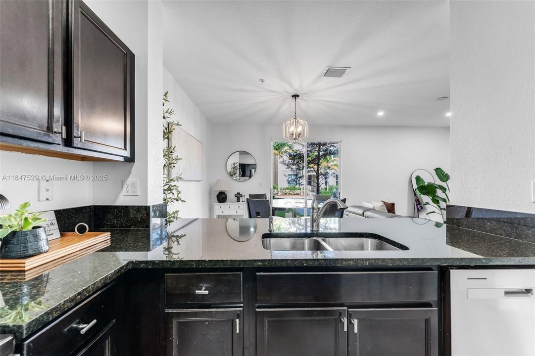 For Sale: $229,900 (3 beds, 2 baths, 1151 Square Feet)