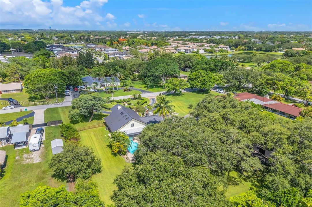 Недавно продано: $1,769,000 (4 спален, 3 ванн, 3288 Квадратных фут)