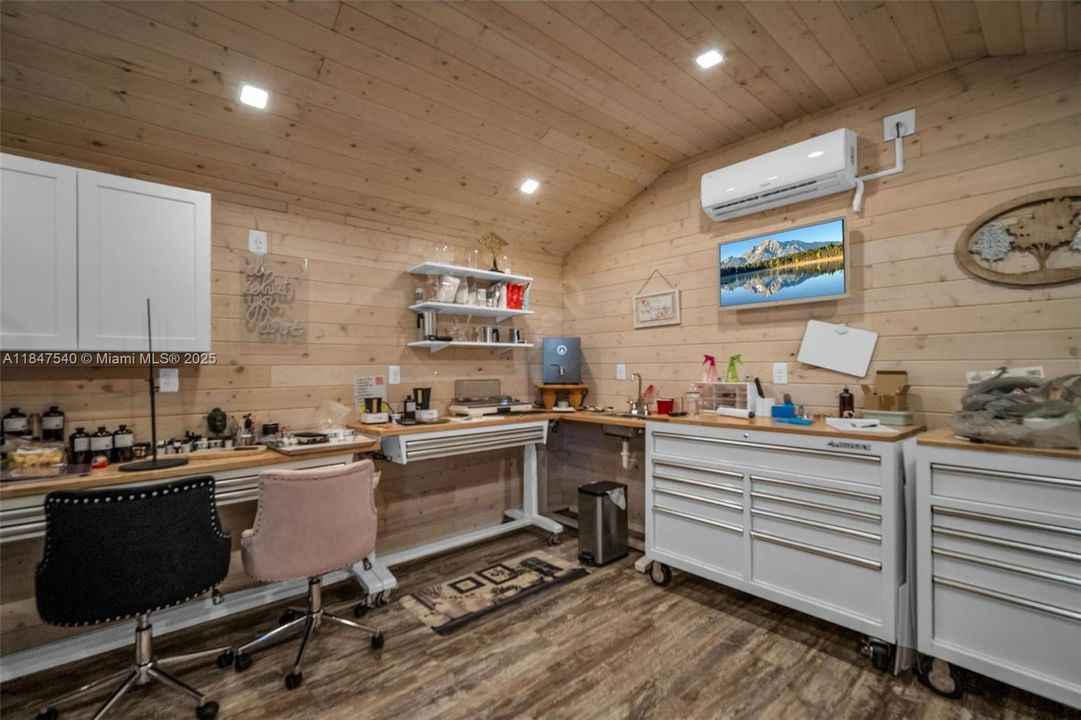 Недавно продано: $1,769,000 (4 спален, 3 ванн, 3288 Квадратных фут)