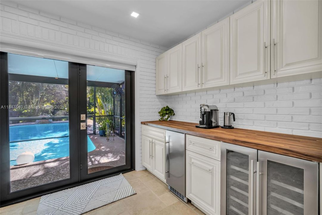 Недавно продано: $1,769,000 (4 спален, 3 ванн, 3288 Квадратных фут)