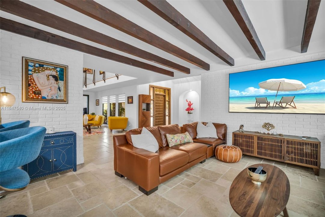 Недавно продано: $1,769,000 (4 спален, 3 ванн, 3288 Квадратных фут)