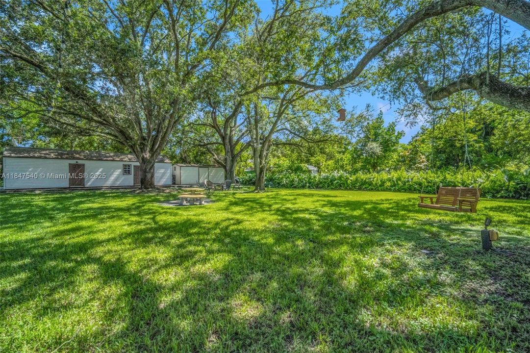 Недавно продано: $1,769,000 (4 спален, 3 ванн, 3288 Квадратных фут)