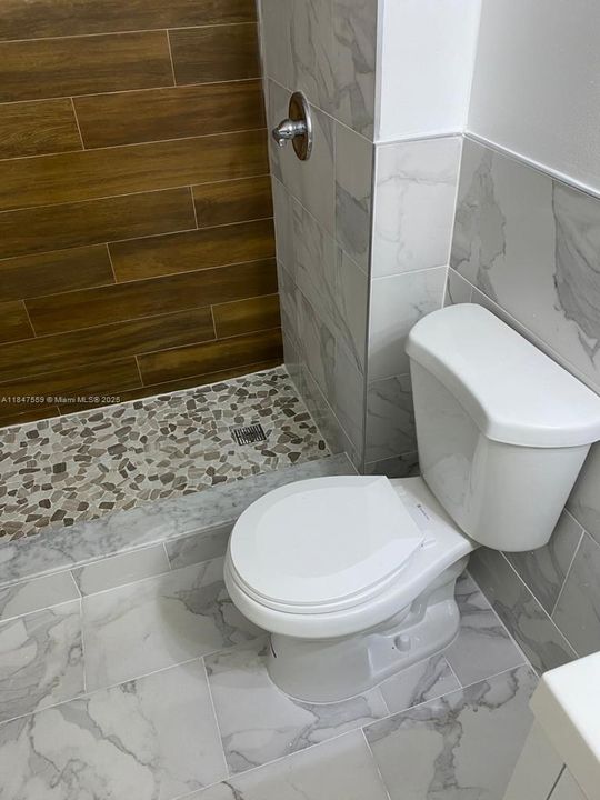 待售: $275,000 (1 贝兹, 1 浴室, 780 平方英尺)