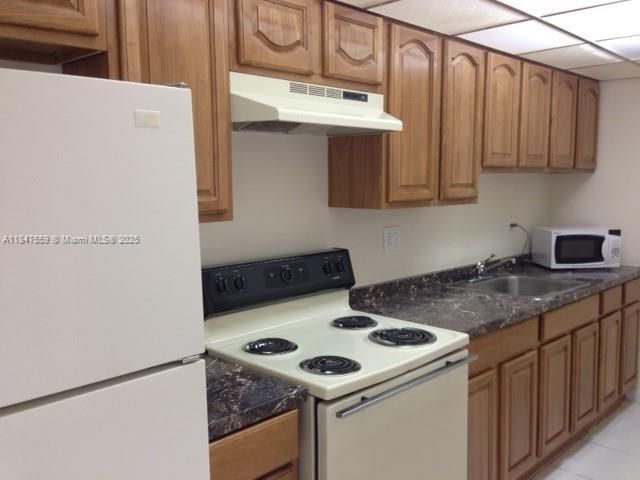 待售: $275,000 (1 贝兹, 1 浴室, 780 平方英尺)