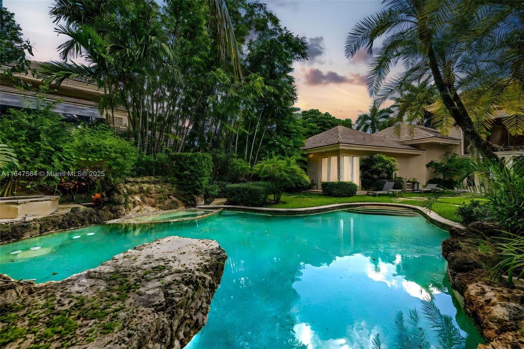 For Sale: $4,450,000 (5 beds, 4 baths, 6680 Square Feet)