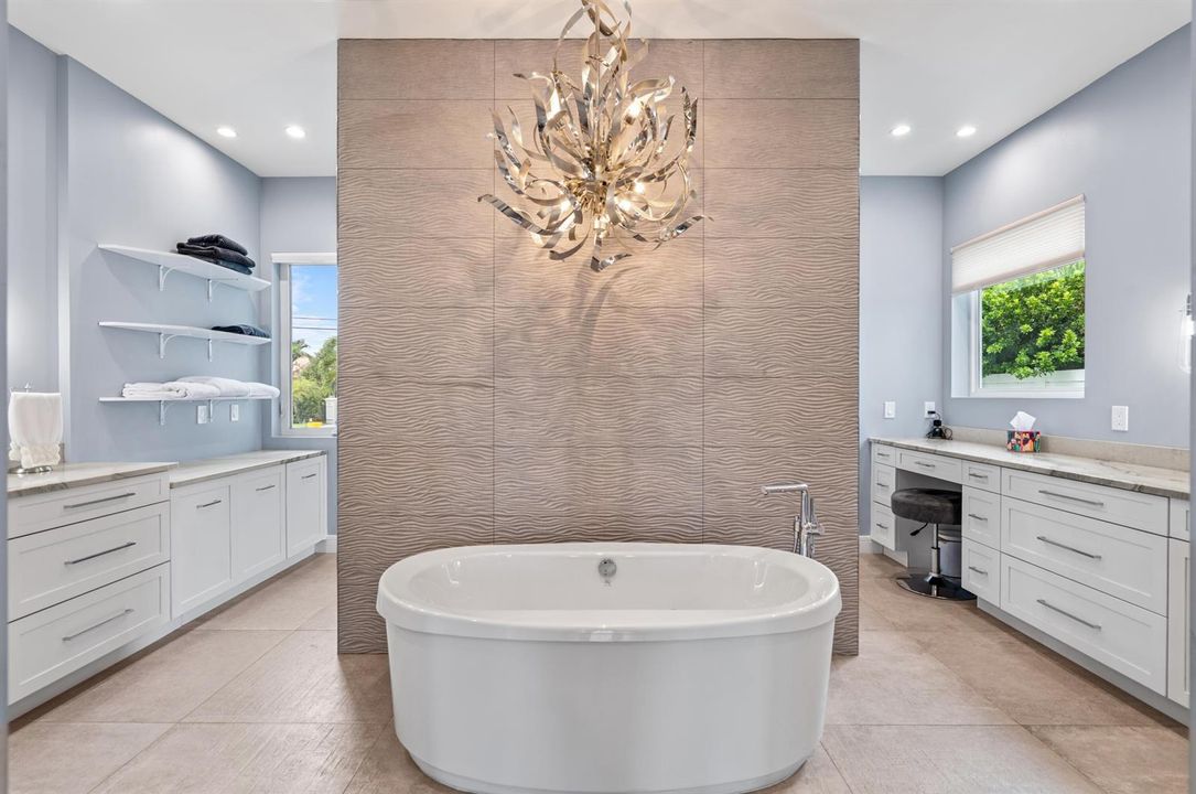 mls_PRIMARY_BATHROOM_2_DT