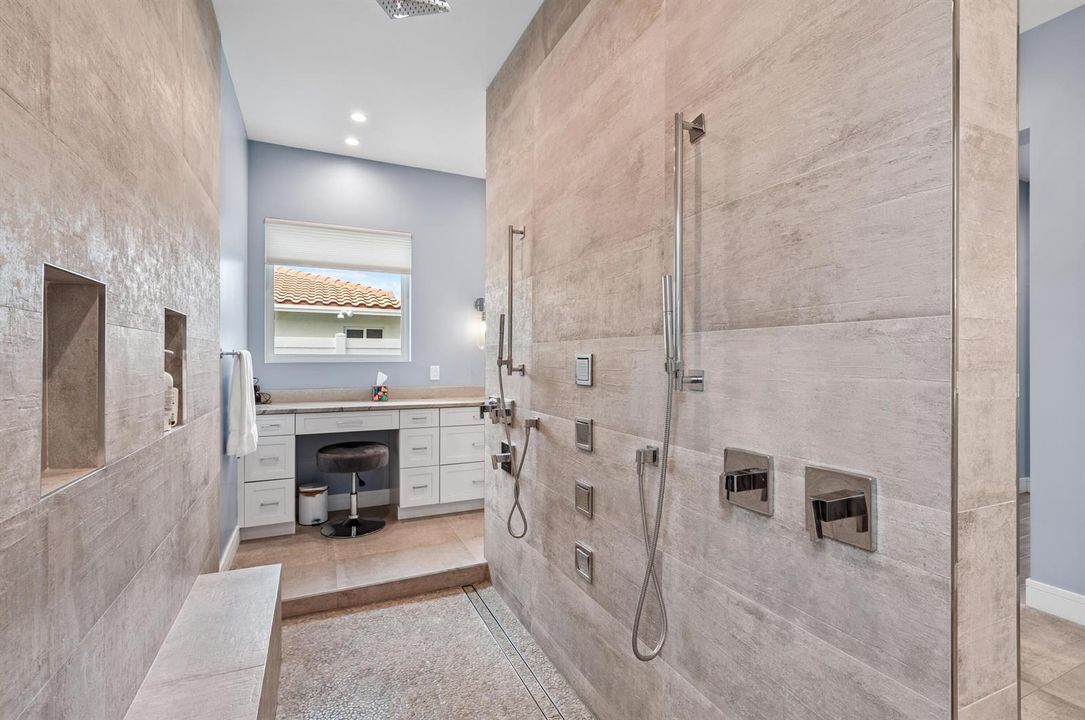 mls_PRIMARY_BATHROOM_@_SHOWER_DETAIL_DT