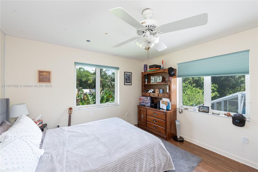 На продажу: $2,149,000 (5 спален, 4 ванн, 4001 Квадратных фут)