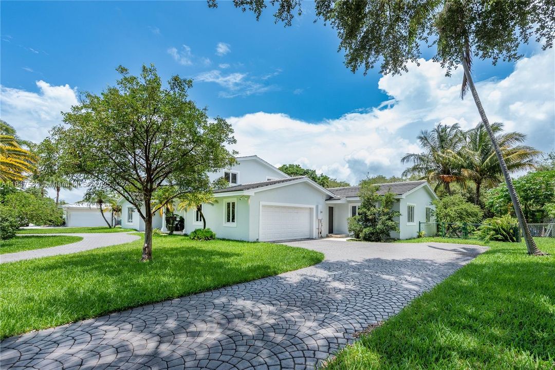 На продажу: $2,149,000 (5 спален, 4 ванн, 4001 Квадратных фут)