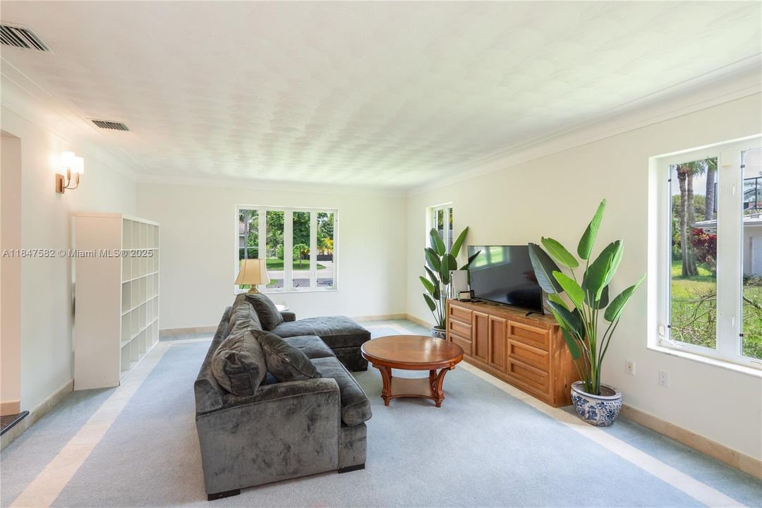 На продажу: $2,149,000 (5 спален, 4 ванн, 4001 Квадратных фут)