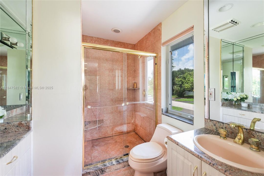 На продажу: $2,149,000 (5 спален, 4 ванн, 4001 Квадратных фут)