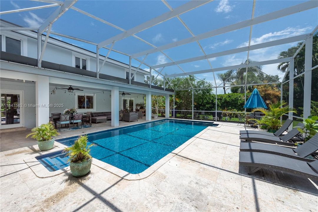 На продажу: $2,149,000 (5 спален, 4 ванн, 4001 Квадратных фут)