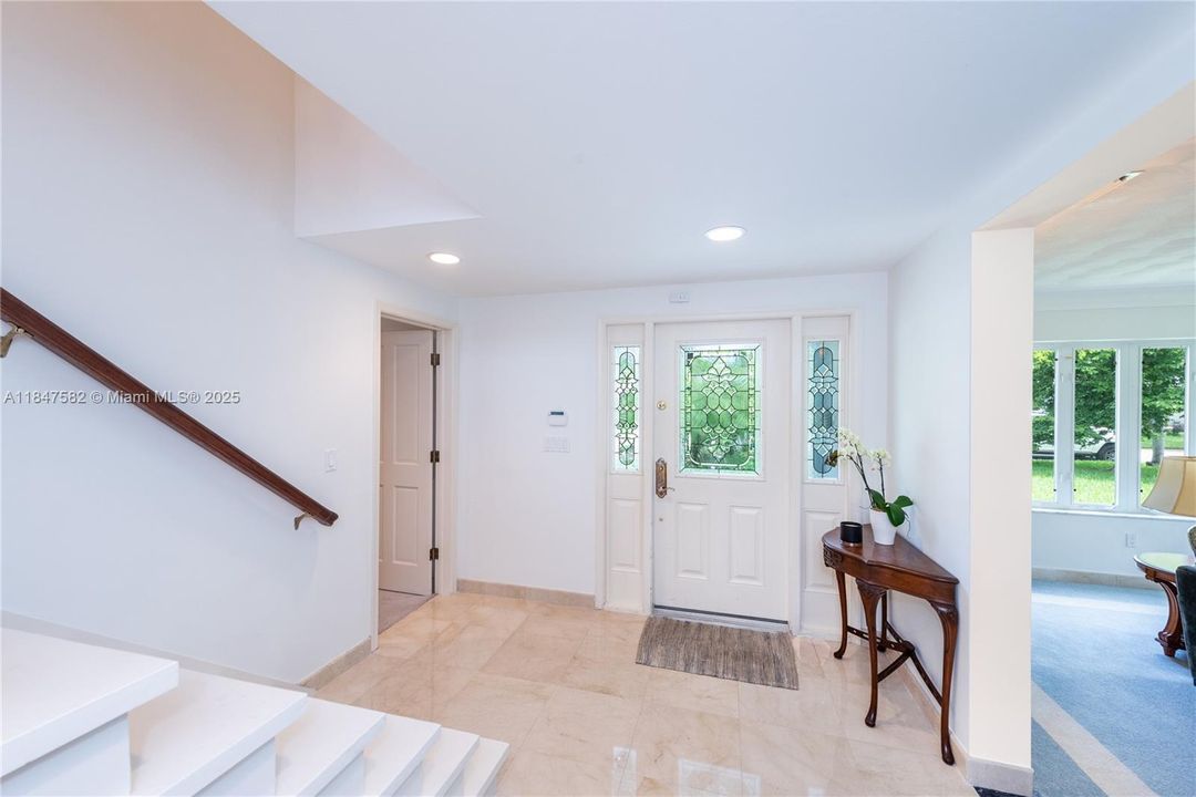 На продажу: $2,149,000 (5 спален, 4 ванн, 4001 Квадратных фут)