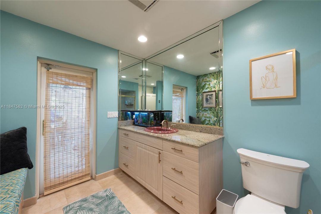 На продажу: $2,149,000 (5 спален, 4 ванн, 4001 Квадратных фут)