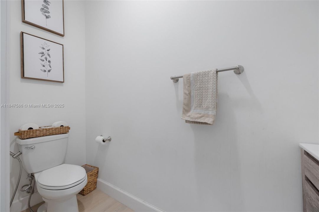 Под контрактом: $4,500 (4 спален, 2 ванн, 1587 Квадратных фут)