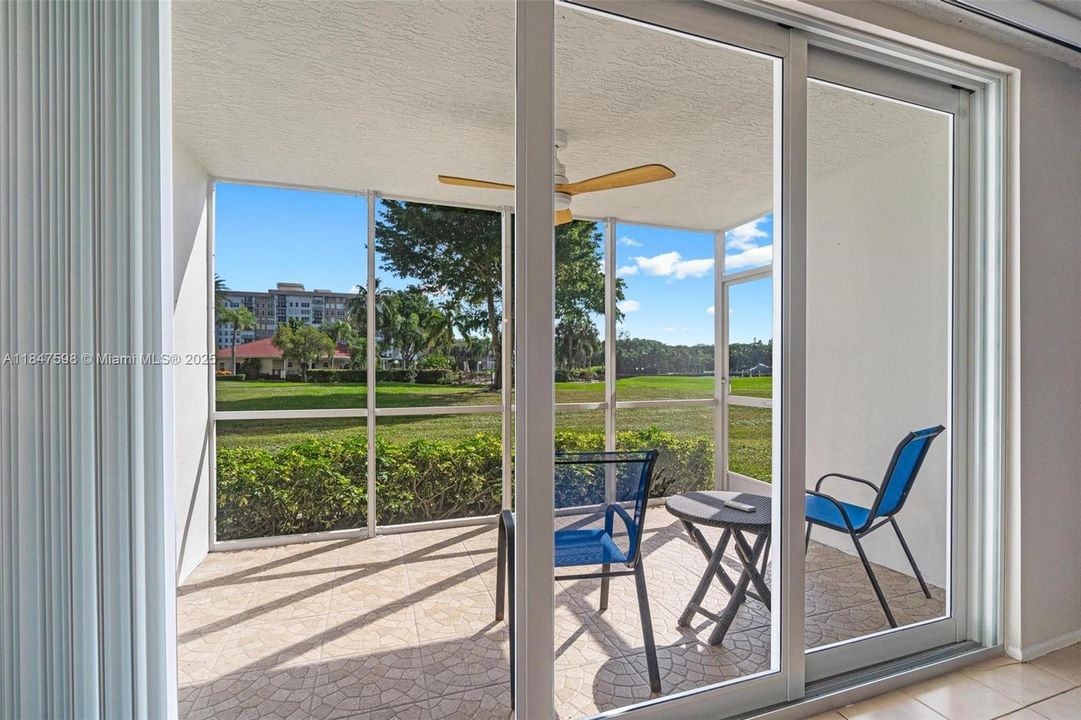 For Sale: $260,000 (1 beds, 1 baths, 900 Square Feet)