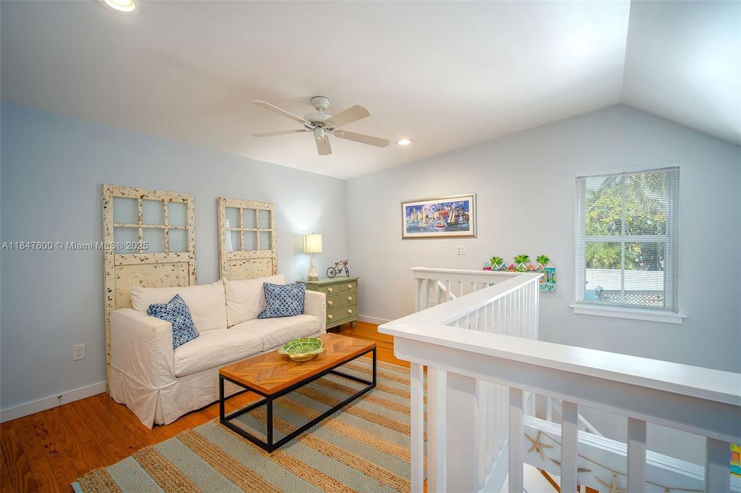 For Sale: $3,595,000 (5 beds, 4 baths, 2721 Square Feet)