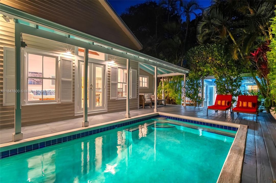 For Sale: $3,595,000 (5 beds, 4 baths, 2721 Square Feet)