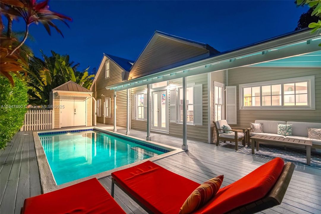 For Sale: $3,595,000 (5 beds, 4 baths, 2721 Square Feet)