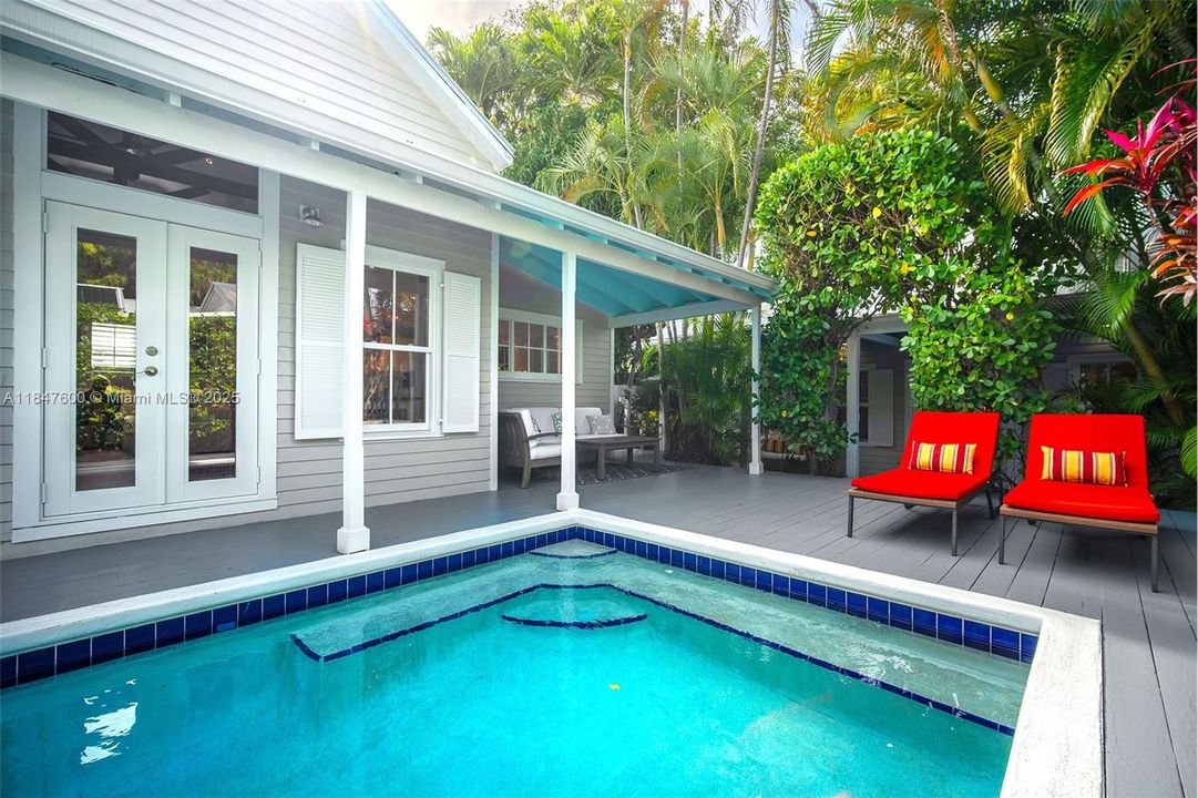 For Sale: $3,595,000 (5 beds, 4 baths, 2721 Square Feet)