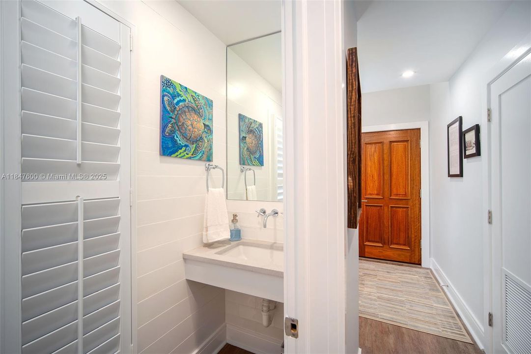 For Sale: $3,595,000 (5 beds, 4 baths, 2721 Square Feet)