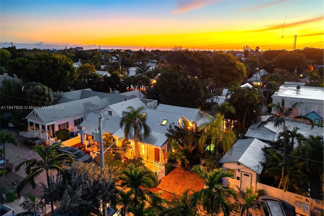 For Sale: $3,595,000 (5 beds, 4 baths, 2721 Square Feet)