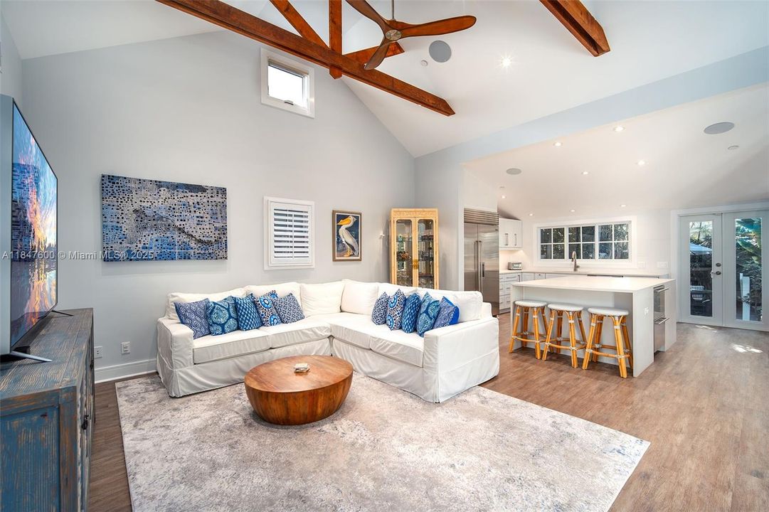 For Sale: $3,595,000 (5 beds, 4 baths, 2721 Square Feet)