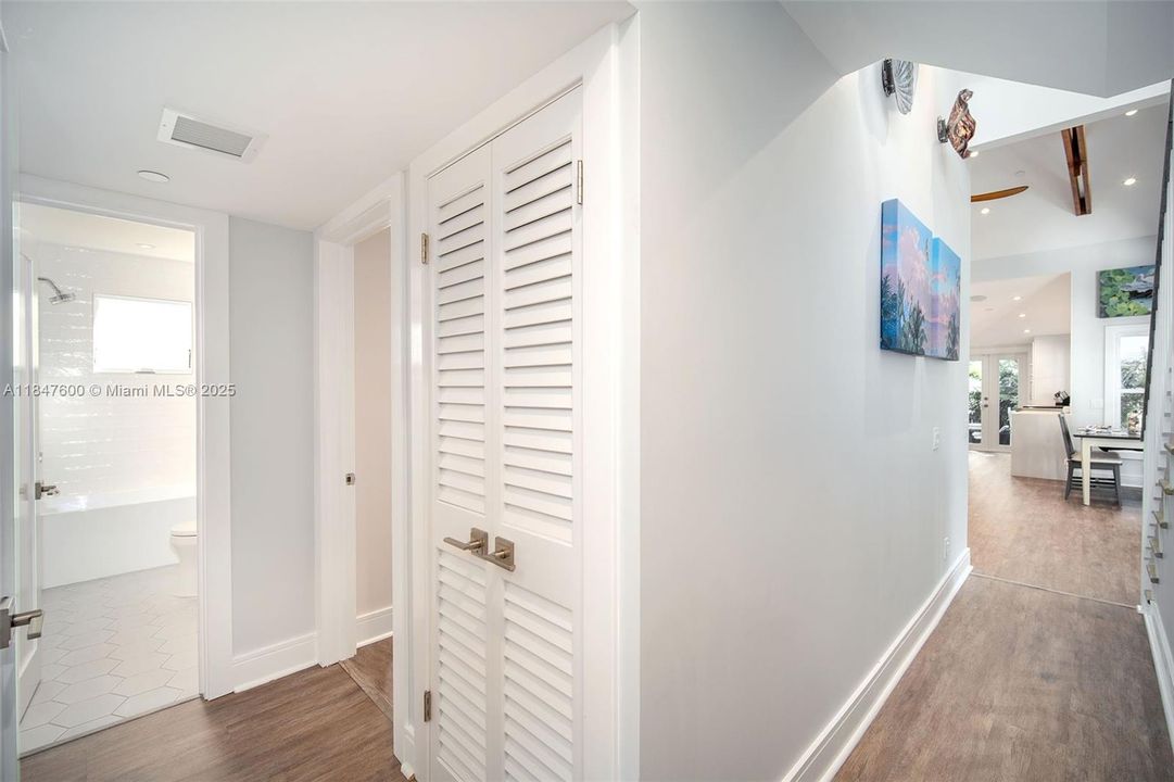 For Sale: $3,595,000 (5 beds, 4 baths, 2721 Square Feet)