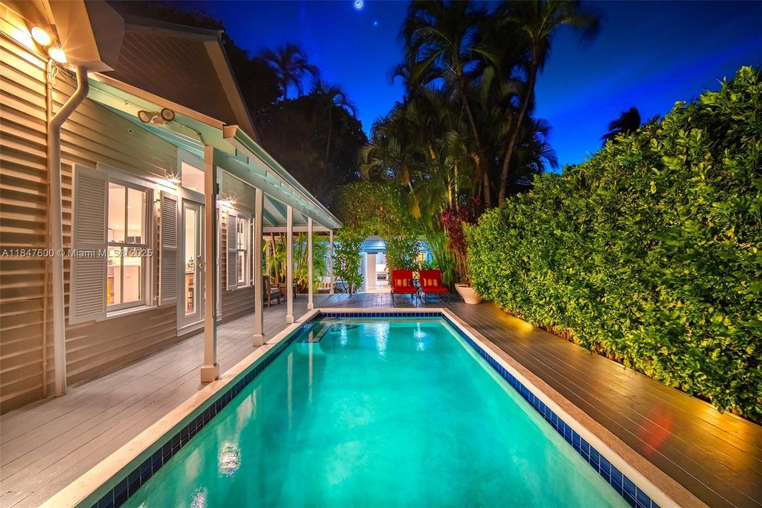 For Sale: $3,595,000 (5 beds, 4 baths, 2721 Square Feet)