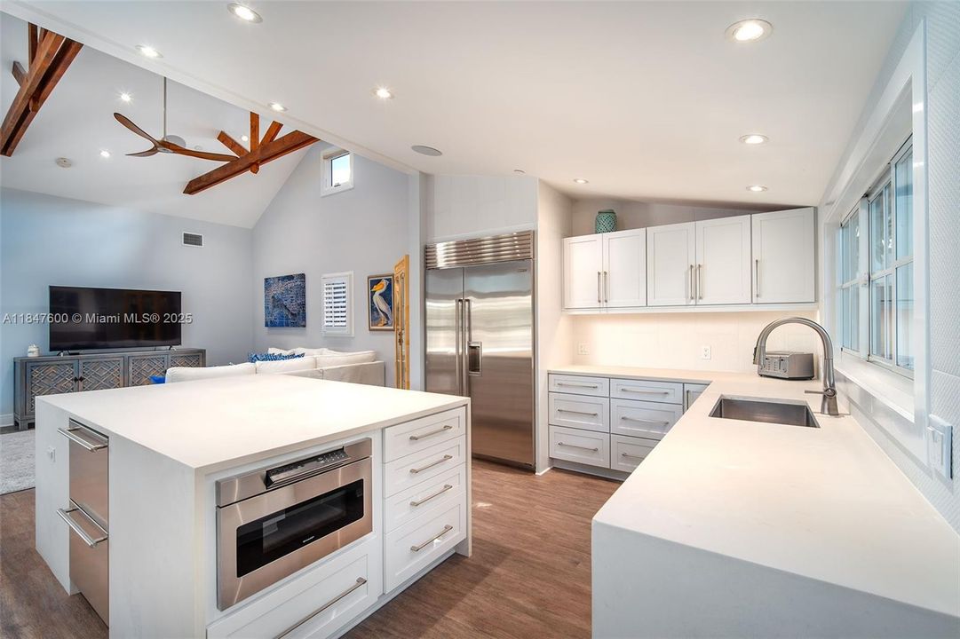 For Sale: $3,595,000 (5 beds, 4 baths, 2721 Square Feet)