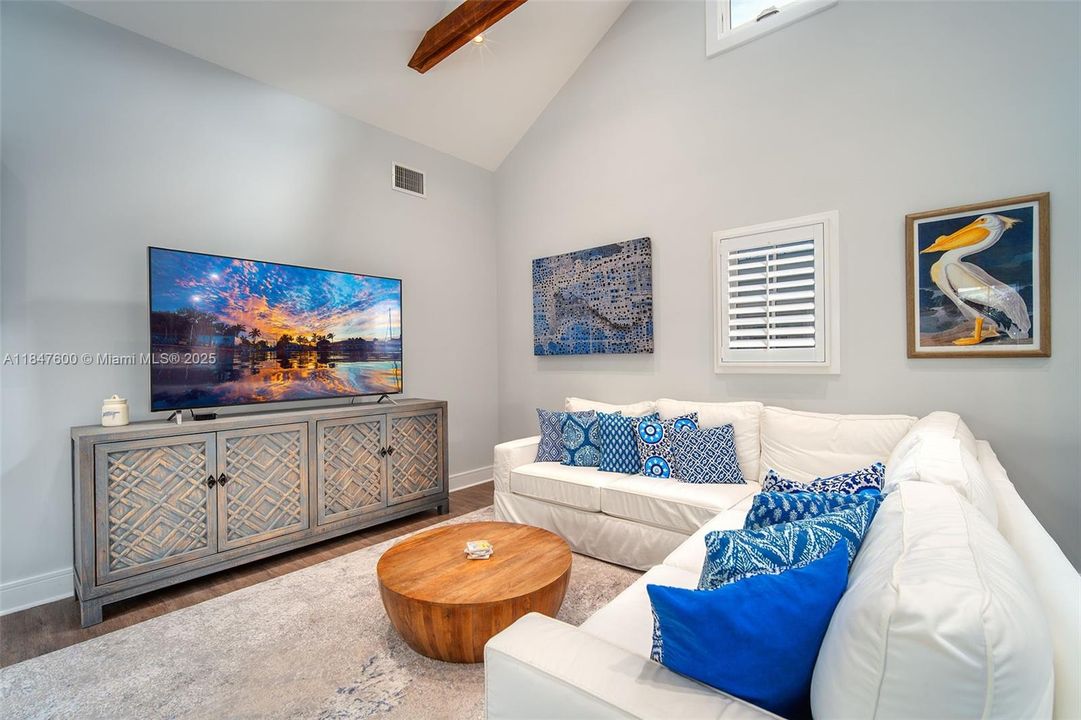 For Sale: $3,595,000 (5 beds, 4 baths, 2721 Square Feet)