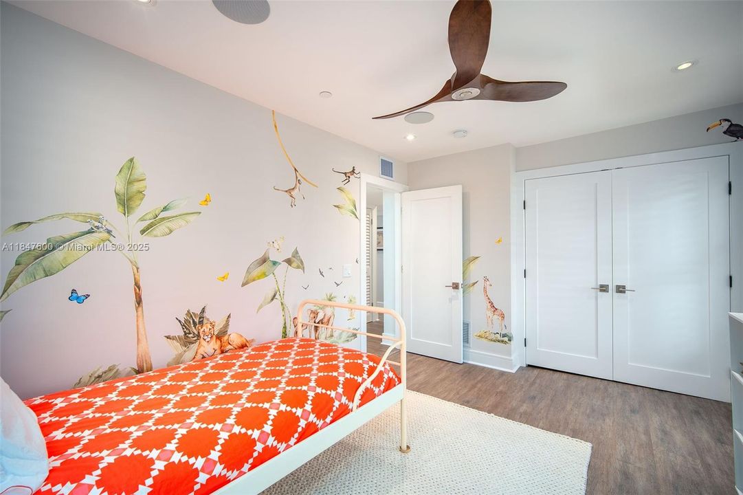 For Sale: $3,595,000 (5 beds, 4 baths, 2721 Square Feet)