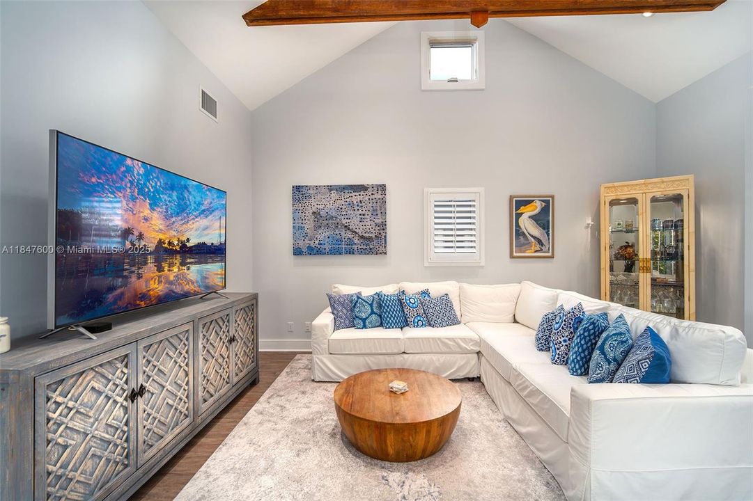 For Sale: $3,595,000 (5 beds, 4 baths, 2721 Square Feet)