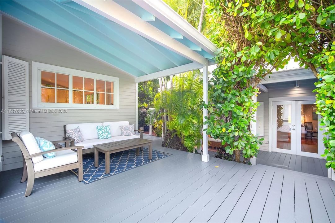 For Sale: $3,595,000 (5 beds, 4 baths, 2721 Square Feet)